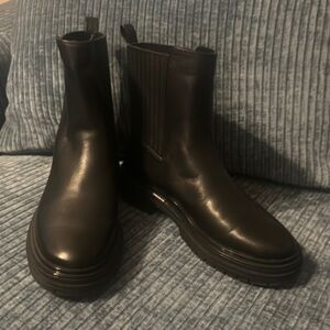 Johnston & Murphy Black Chelsea Boots
